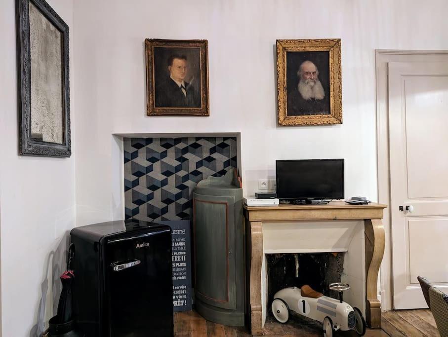 Du Voisin D'hugo Apartment *